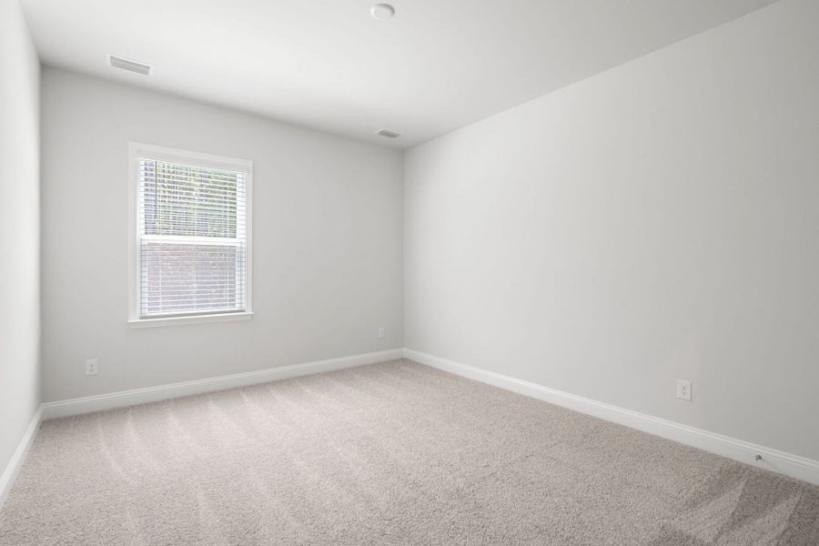 Spacious, unfurnished interior of a new home in Waterways, Richmond Hill (Image 37).