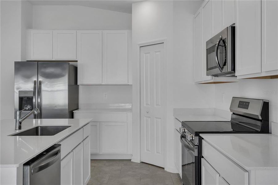 Furnished interior view inside a new home in Knightsbridge, Kissimmee (Image 6).
