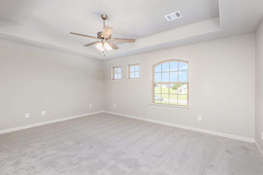 Spacious, unfurnished interior of a new home in , Waxahachie (Image 21).