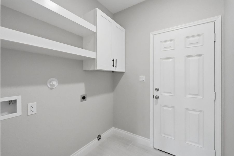 Spacious, unfurnished interior of a new home in , Conroe (Image 31). Spacious, unfurnished interior of a new home in , Conroe (Image 31).