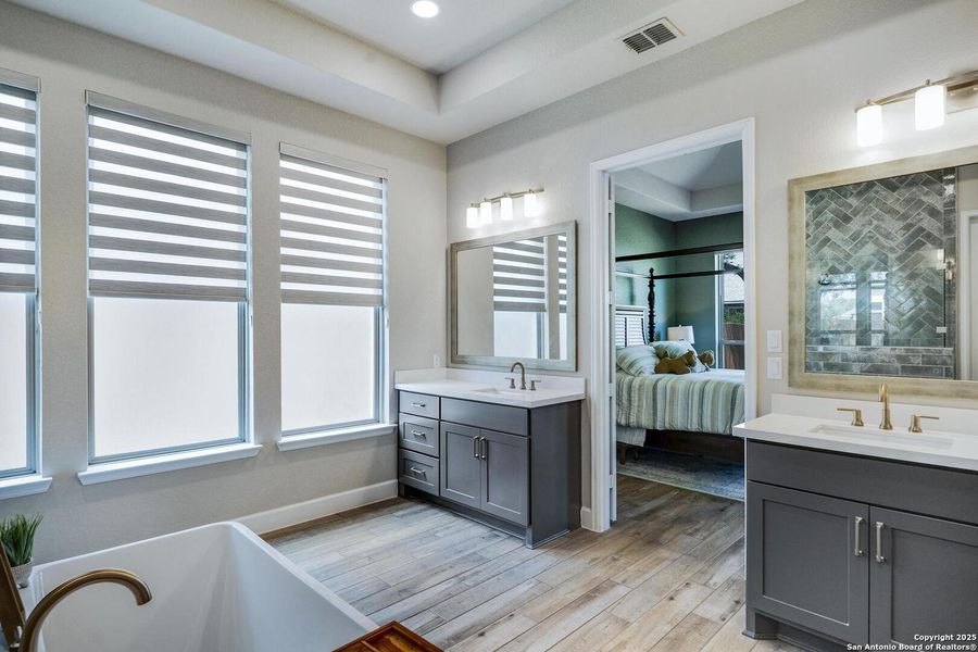 Furnished interior view inside a new home in Balcones Creek 70', Boerne (Image 6).