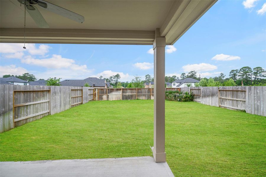 Exterior details and patio area of a home in Sorella, Tomball (Image 24).