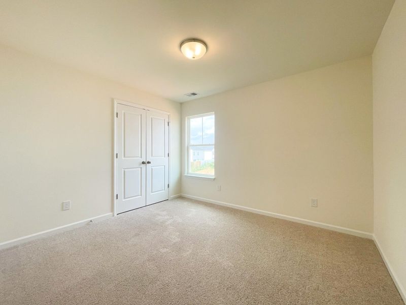 Spacious, unfurnished interior of a new home in Harrington, Greenville (Image 16).