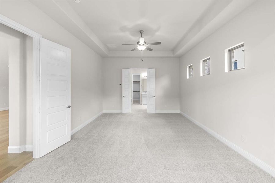 Representative unfurnished interior of a home built from the Larue by Pacesetter Homes in Nelson Lake, Rockwall (Image 25).