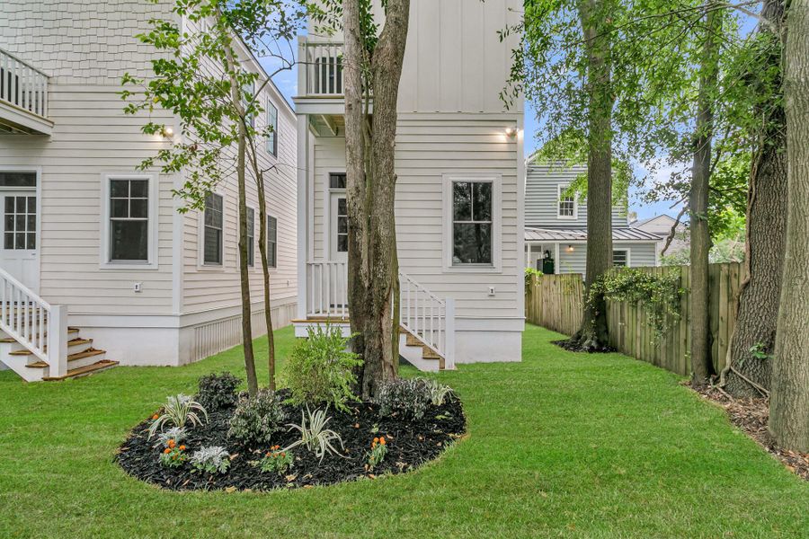 Exterior details and patio area of a home in , Charleston (Image 23).