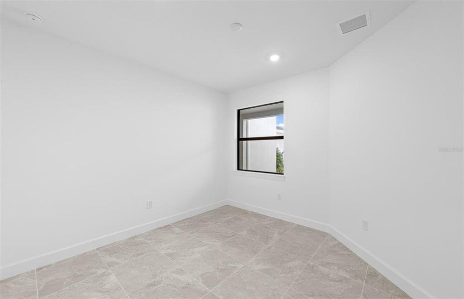 Spacious, unfurnished interior of a new home in Del Webb Catalina, Lakewood Ranch (Image 20).