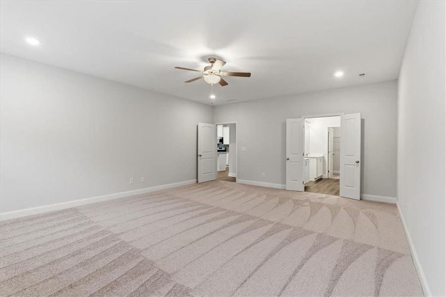 Spacious, unfurnished interior of a new home in , Dallas (Image 18).