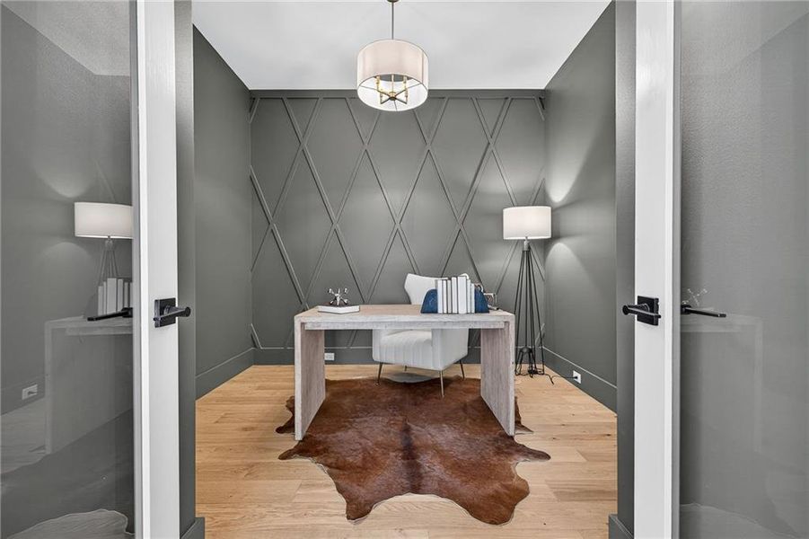 Furnished interior view inside a new home in , Atlanta (Image 33).