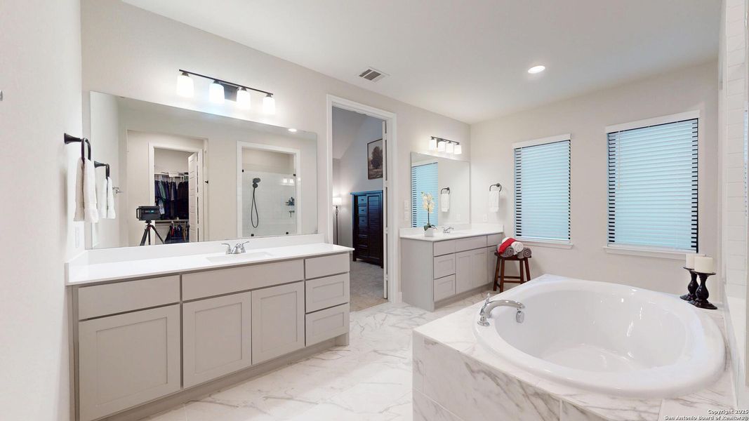 Furnished interior view inside a new home in Weston Oaks 55', San Antonio (Image 8).