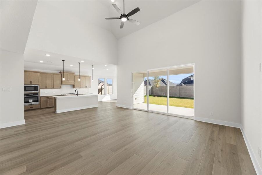 06. 3905 Mescalbean - Family