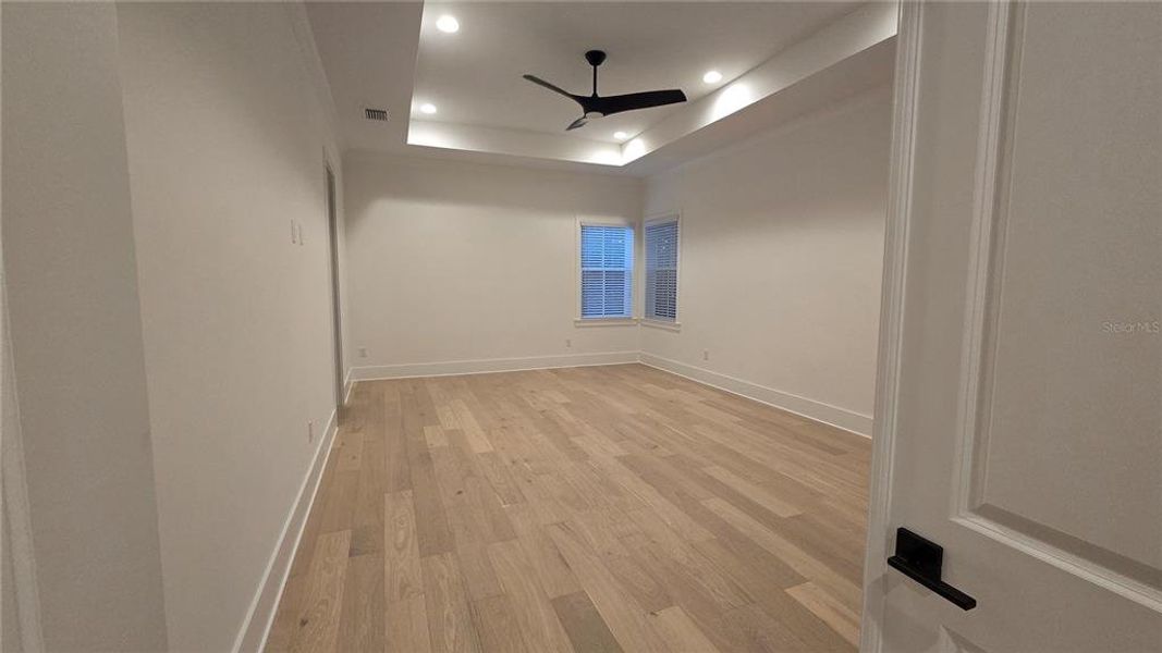 Spacious, unfurnished interior of a new home in , Tampa (Image 23).
