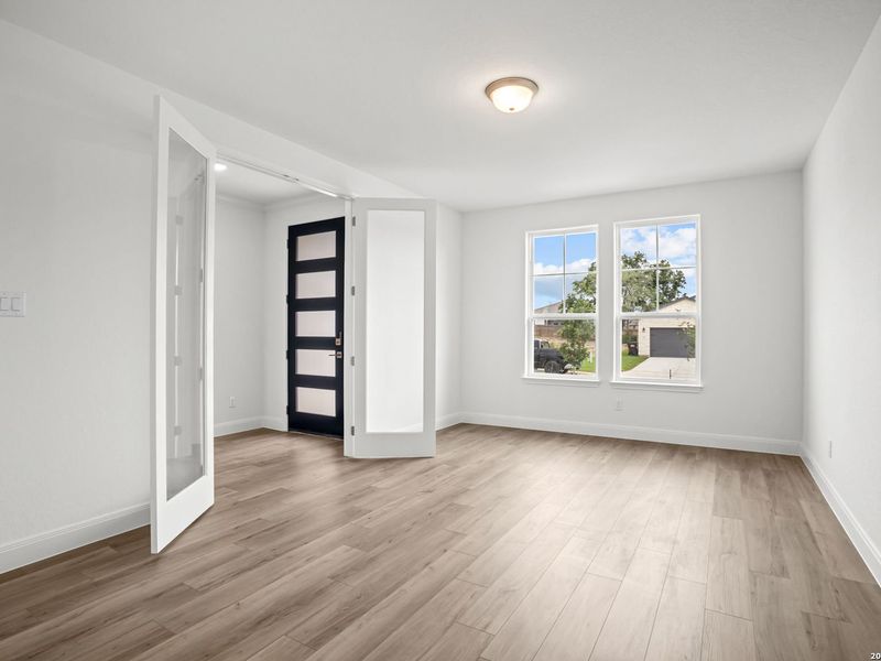 Spacious, unfurnished interior of a new home in The Reserve at Potranco Oaks, Castroville (Image 19).