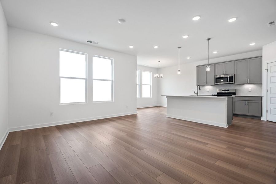 Spacious, unfurnished interior of a new home in Sage Farms, White House (Image 70).
