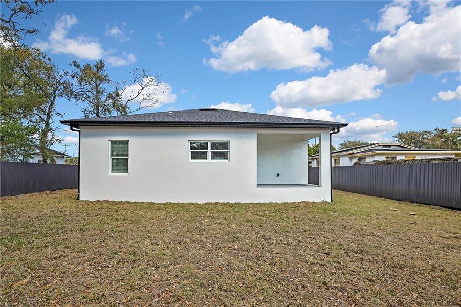 Exterior details and patio area of a home in , Tampa (Image 20).