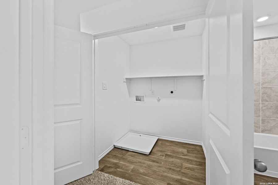 Spacious, unfurnished interior of a new home in Preserve at Medina, Von Ormy (Image 24).
