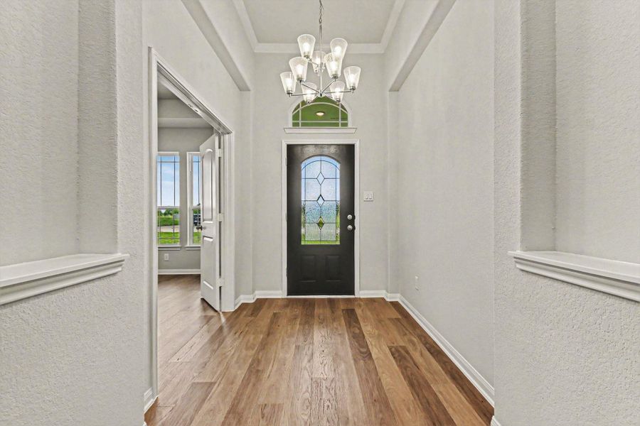 Spacious, unfurnished interior of a new home in , Bay City (Image 29).