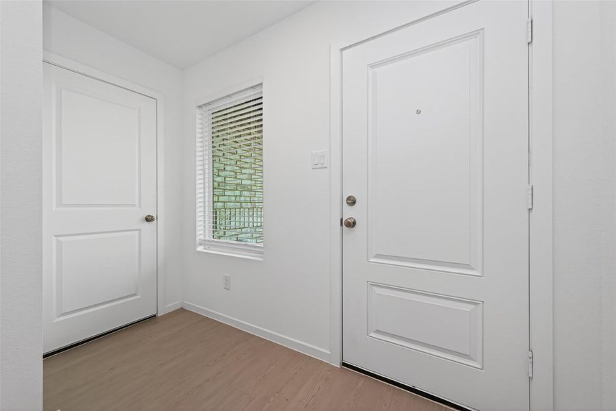 Spacious, unfurnished interior of a new home in Indian Springs, Crosby (Image 24).