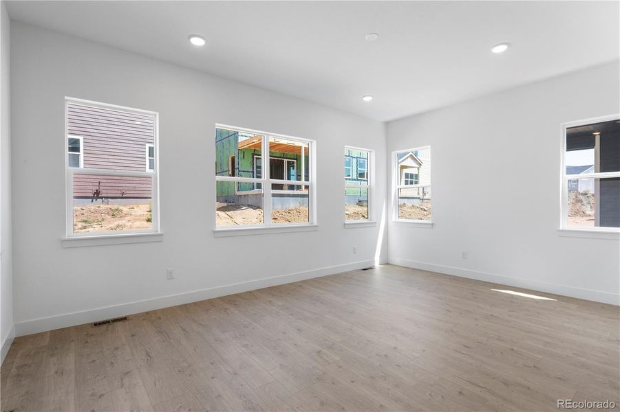 Spacious, unfurnished interior of a new home in Dillon Pointe - Journey, Broomfield (Image 28).