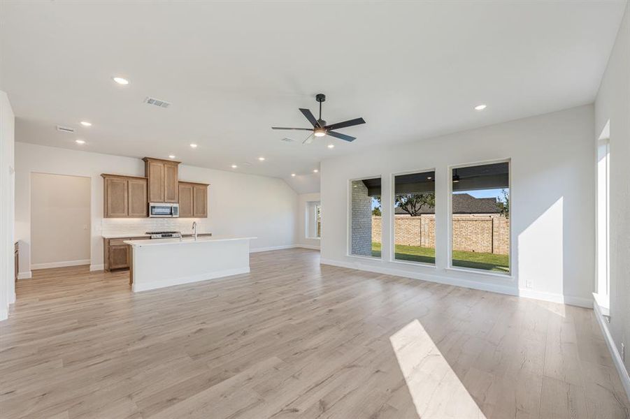 Spacious, unfurnished interior of a new home in Arcadia Trails Classic 60, Balch Springs (Image 28). Spacious, unfurnished interior of a new home in Arcadia Trails Classic 60, Balch Springs (Image 28).