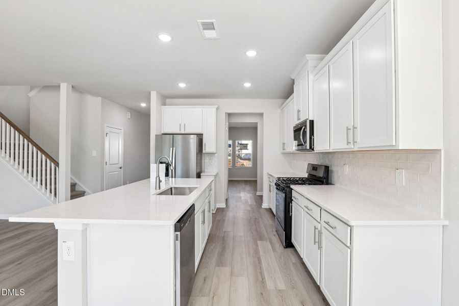 12-web-or-mls-Raleigh- River Glen-38 Hof