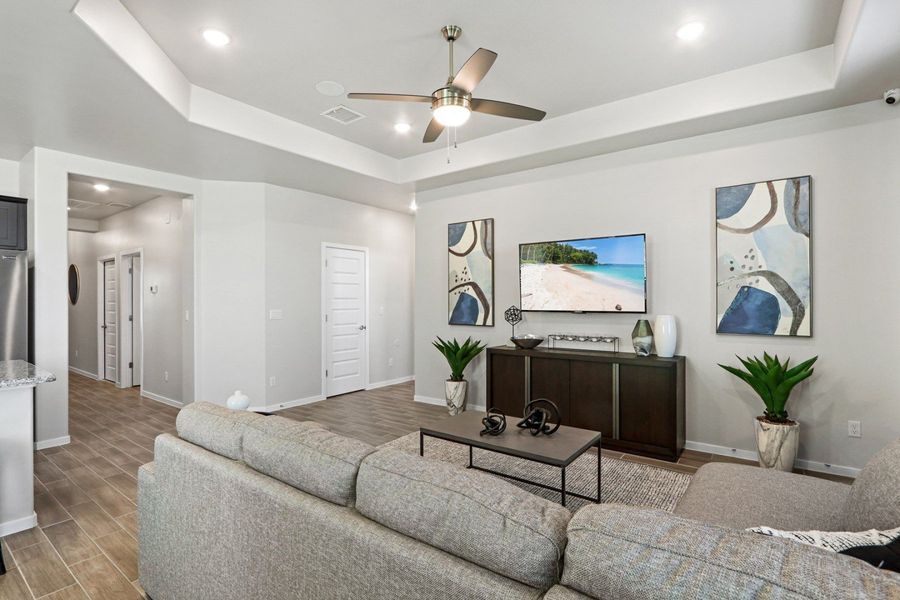 Representative furnished interior of a home built from the Shalem by Hakes Brothers in Hillside Park, El Paso (Image 6).