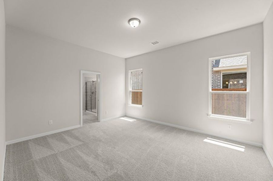 Spacious, unfurnished interior of a new home in Creekside, Royse City (Image 24).