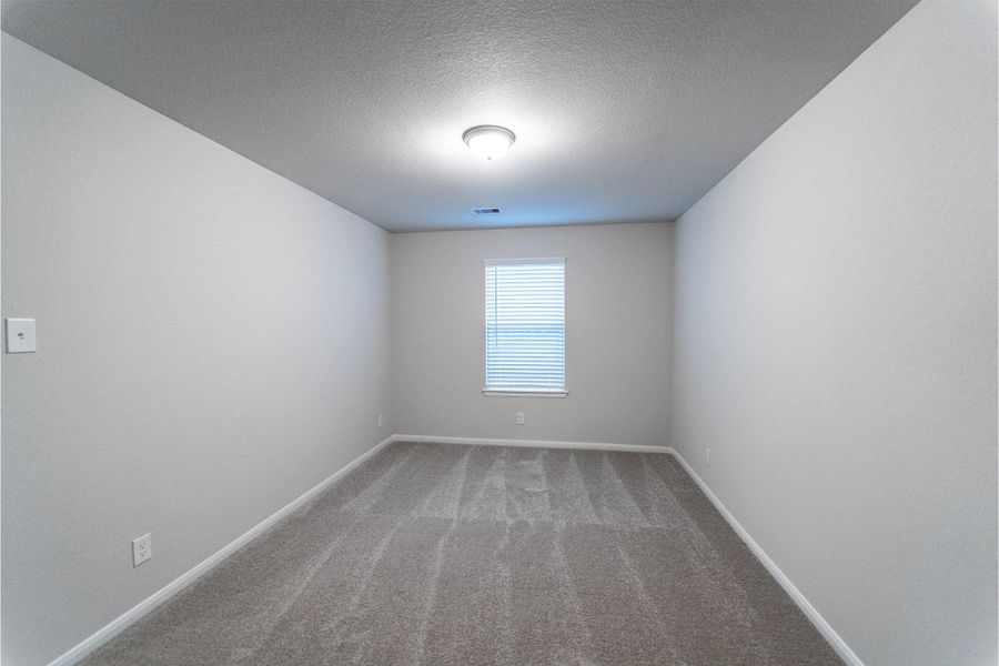 Spacious, unfurnished interior of a new home in Creekhaven, Rosharon (Image 18).