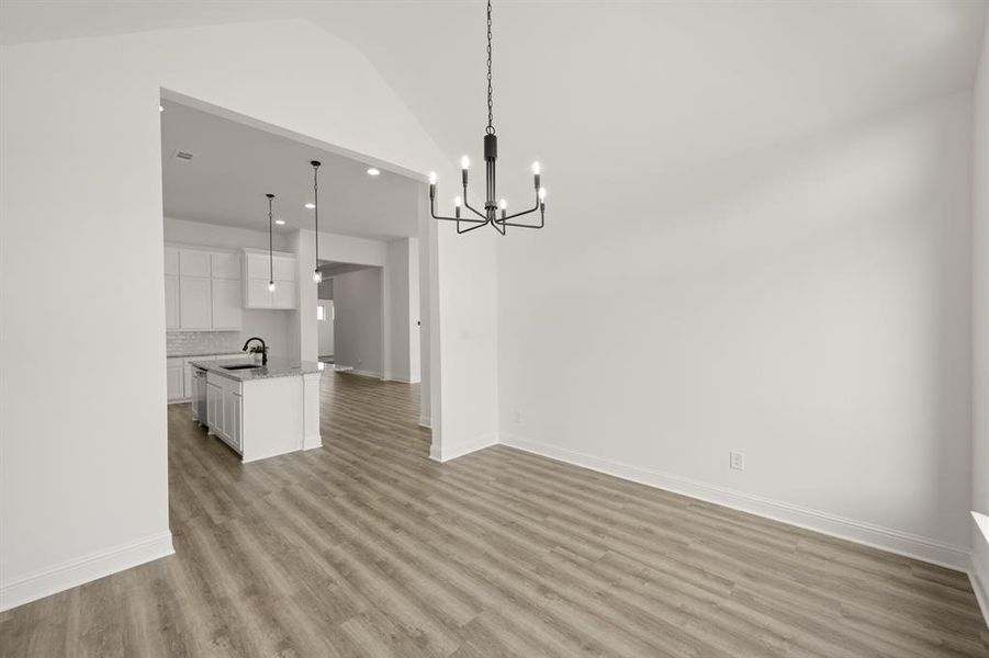 19_328 Alina- DIning-2