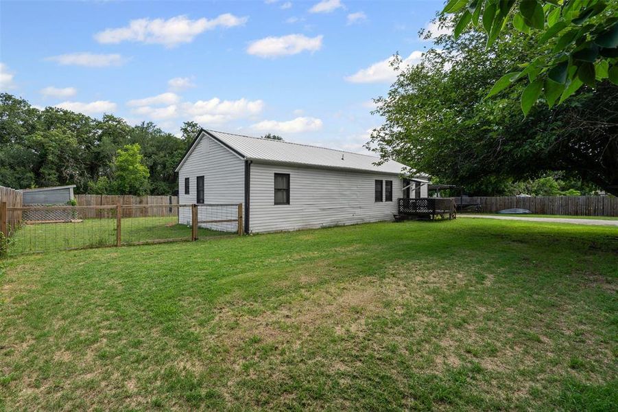 Front exterior of a new home in , Weatherford, TX, highlighting curb appeal (Image 23). Front exterior of a new home in , Weatherford, TX, highlighting curb appeal (Image 23).