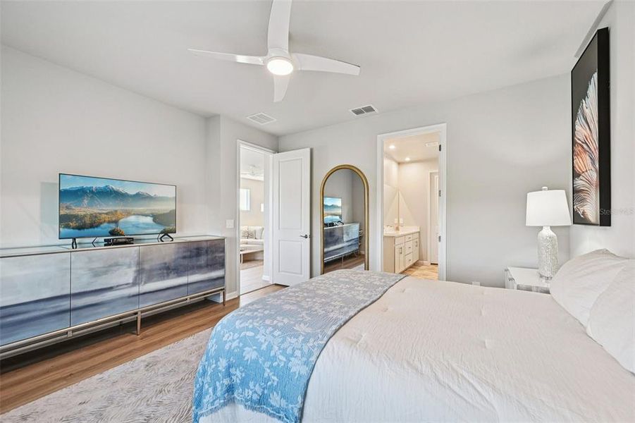 Furnished interior view inside a new home in , Venice (Image 40).