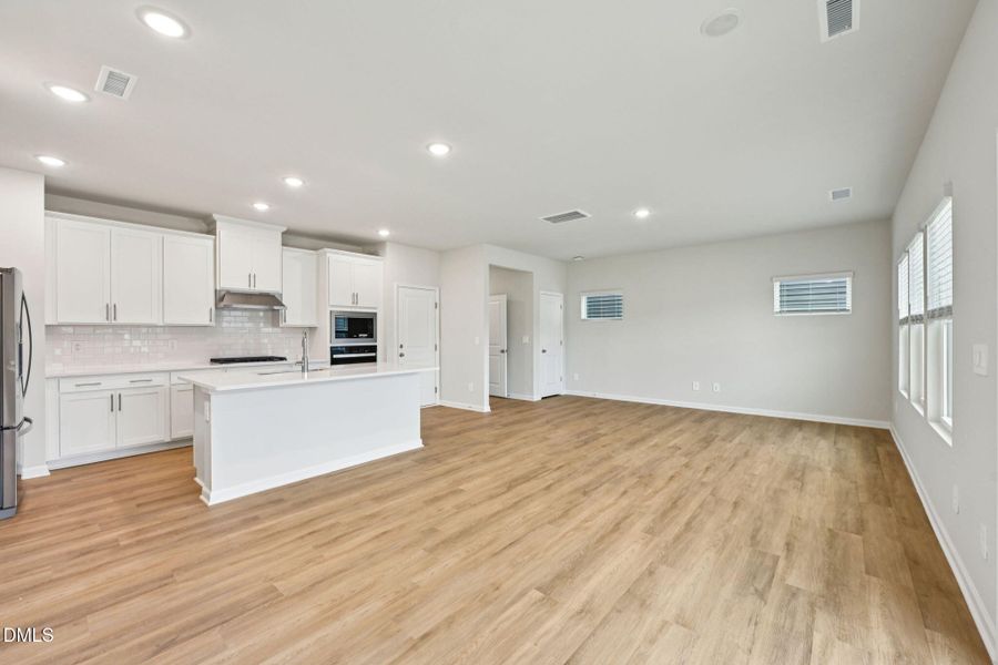 8-web-or-mls-Raleigh - Oak Manor - 617 R