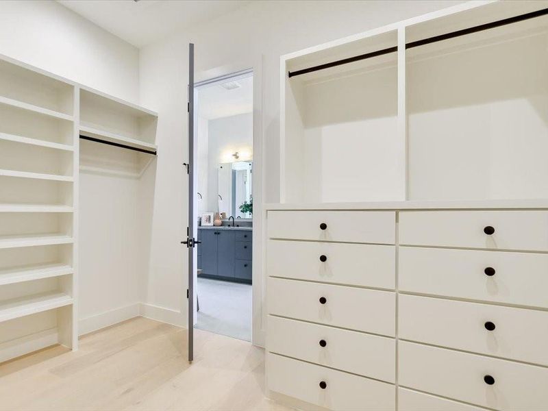 Walk-in closet