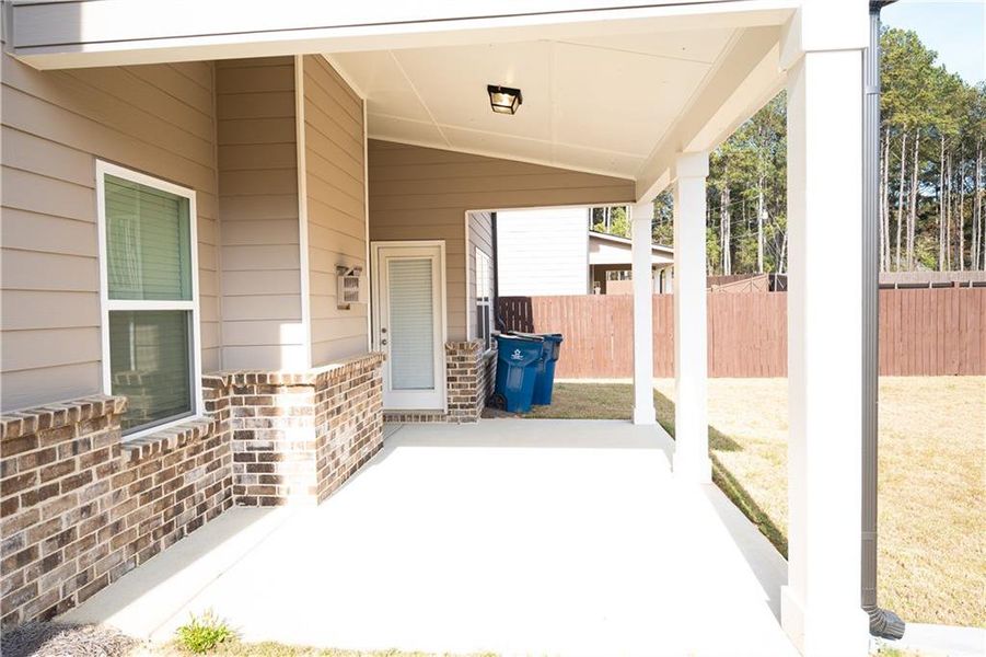 Exterior details and patio area of a home in Canterbury Reserve, Lawrenceville (Image 22).