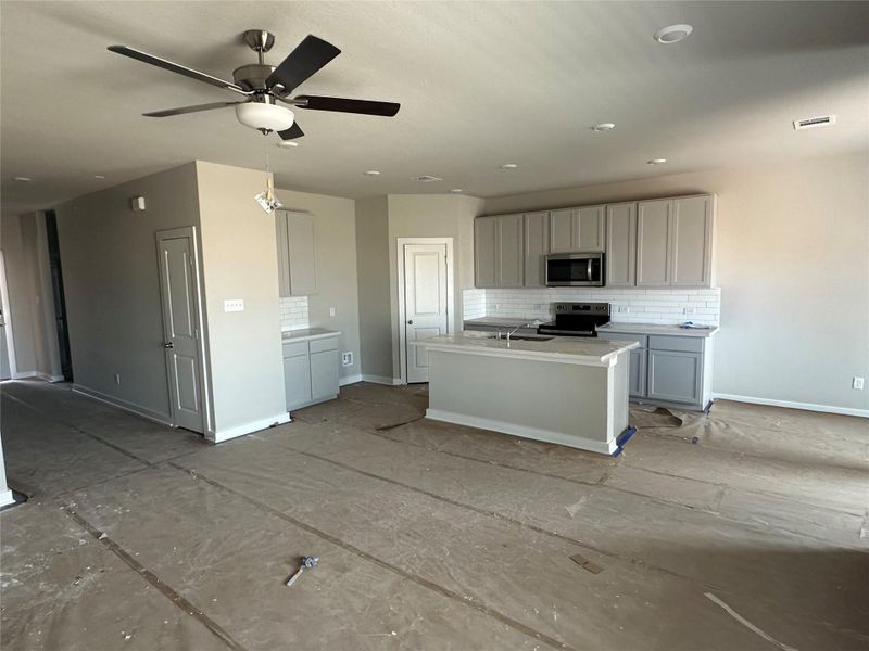 Light & Bright Open Concept Kitchen