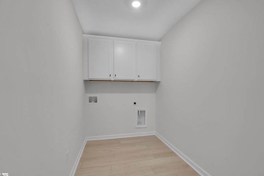 Spacious, unfurnished interior of a new home in Lynbrook, Boiling Springs (Image 16). Spacious, unfurnished interior of a new home in Lynbrook, Boiling Springs (Image 16).
