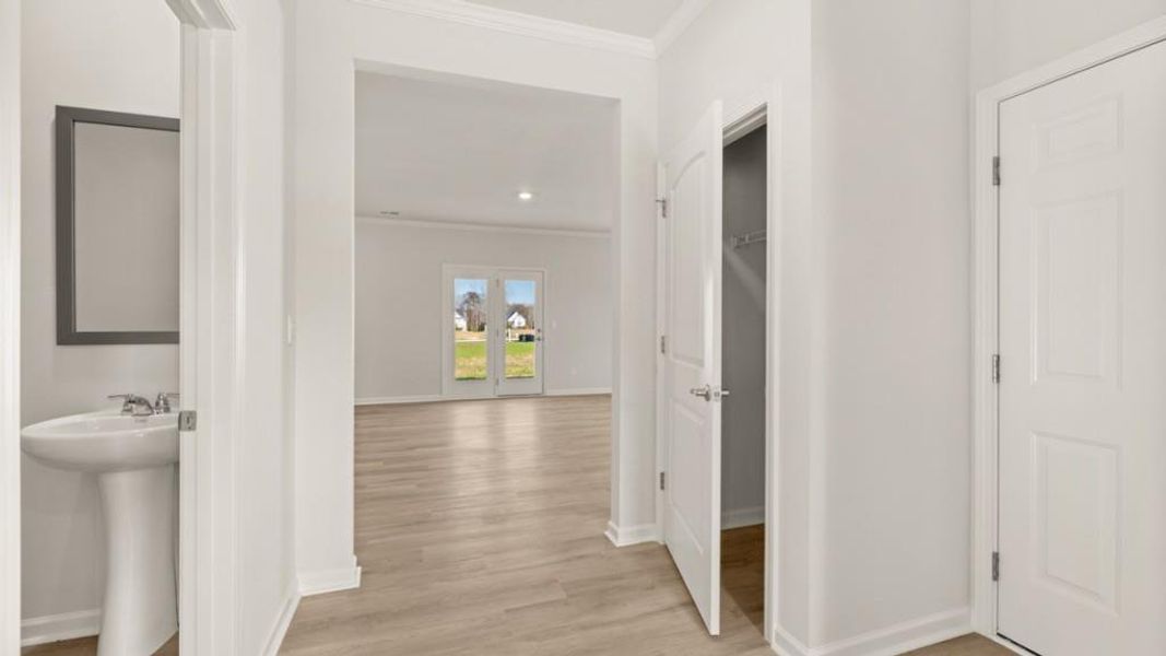 Spacious, unfurnished interior of a new home in Fairway 17 at Mirror Lake, Villa Rica (Image 19).