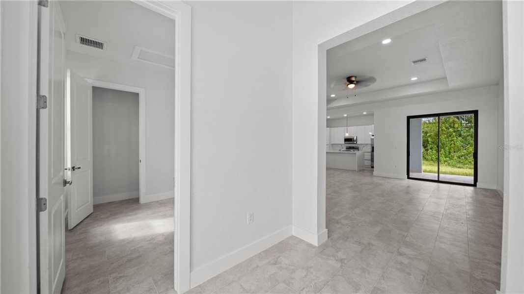 Spacious, unfurnished interior of a new home in , Rotonda West (Image 17).