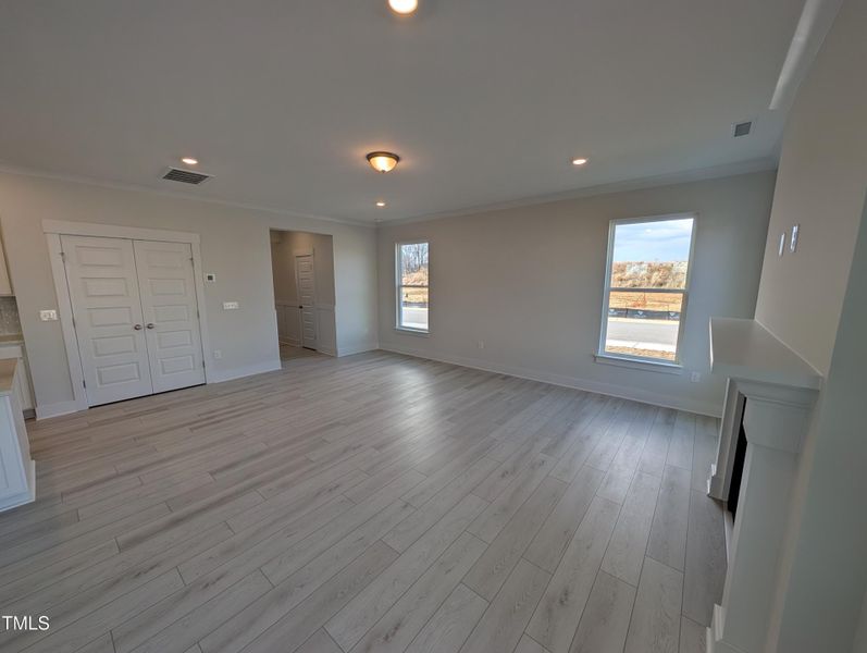 PXL_20250317_195504587