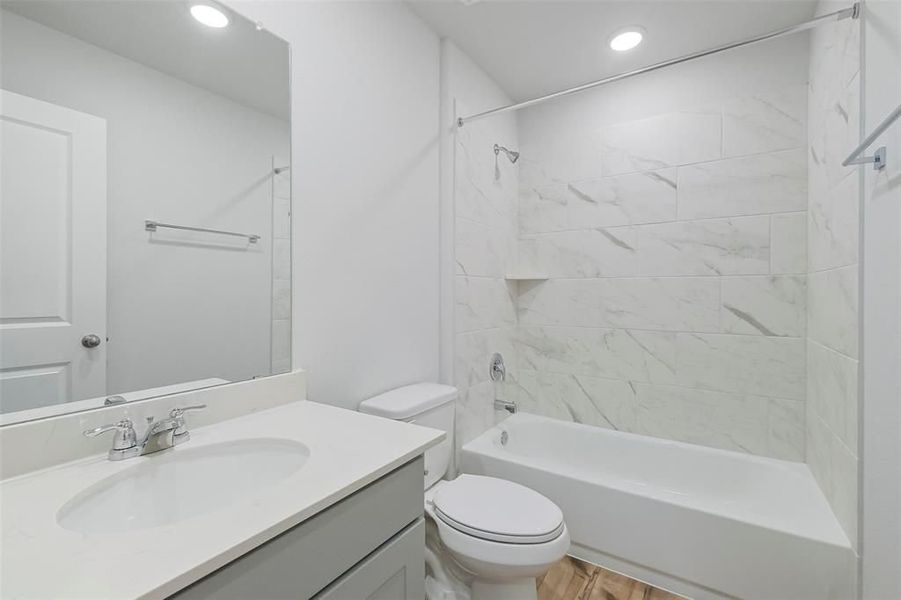 Furnished interior view inside a new home in Sierra Vista, Rosharon (Image 32). Furnished interior view inside a new home in Sierra Vista, Rosharon (Image 32).