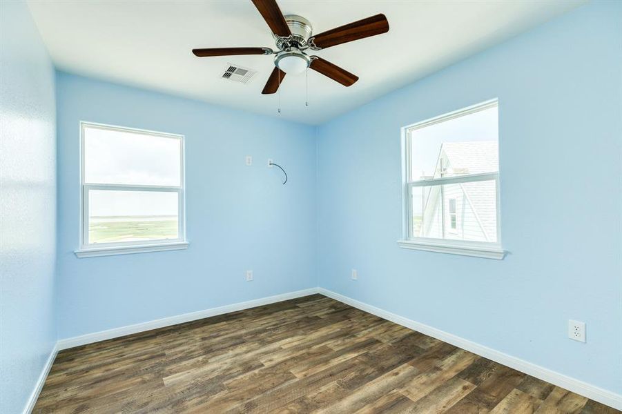 Spacious, unfurnished interior of a new home in , Freeport (Image 16).