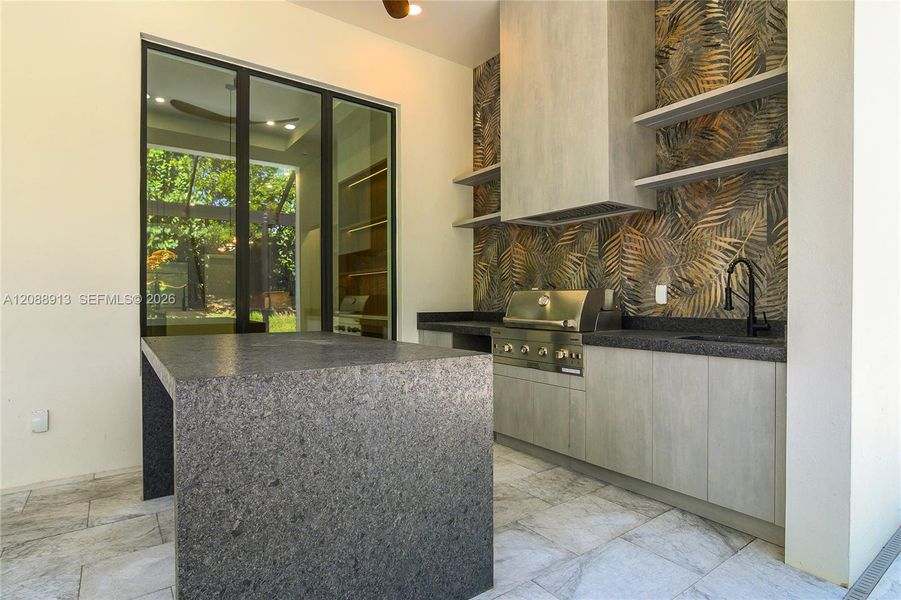 Exterior details and patio area of a home in , Naples (Image 20).