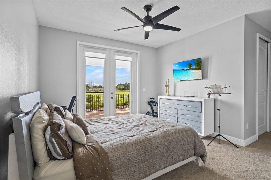 Furnished interior view inside a new home in , Orlando (Image 10).