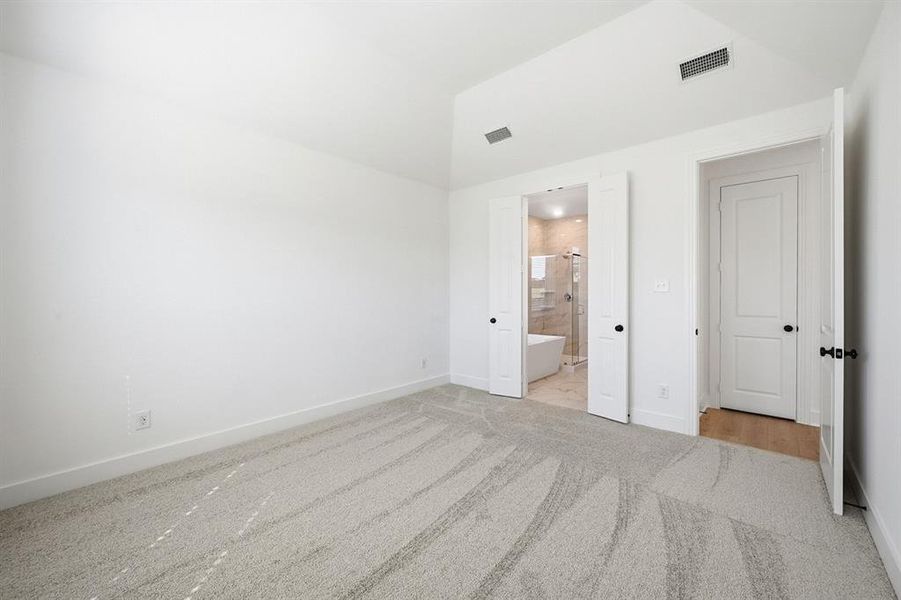 Spacious, unfurnished interior of a new home in Heritage Ranch: 50ft. lots, Sherman (Image 28).