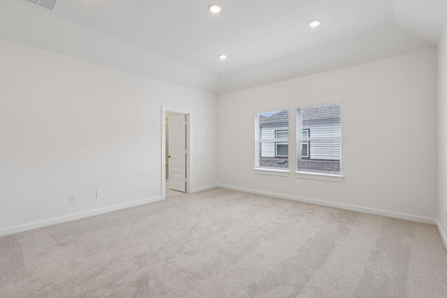 Spacious, unfurnished interior of a new home in Pine Lake Cove - Traditional Series, Montgomery (Image 18).