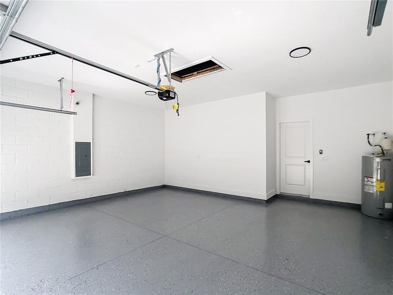 Spacious, unfurnished interior of a new home in , Ocala (Image 34).