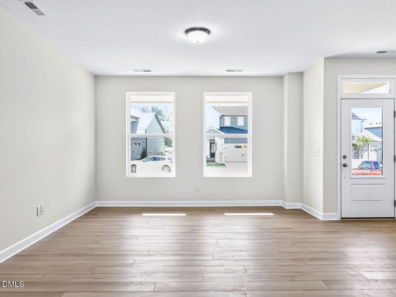 005-1280x960-living-room