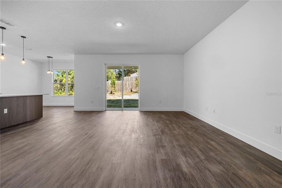 Spacious, unfurnished interior of a new home in , Deland (Image 22).
