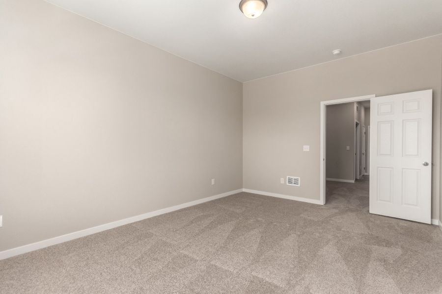 Spacious, unfurnished interior of a new home in Painted Prairie, Aurora (Image 16).