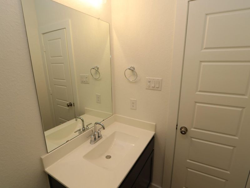 Furnished interior view inside a new home in Miller's Pond, Rosenberg (Image 9).