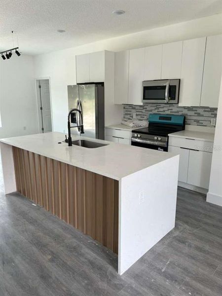 Furnished interior view inside a new home in , Lake Wales (Image 7).